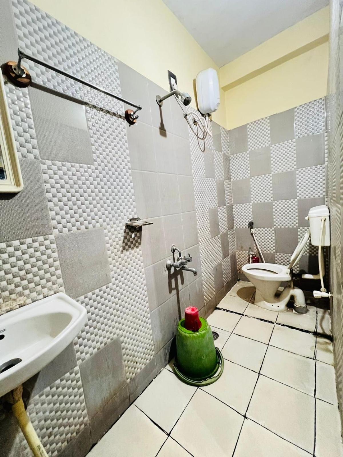 Hk Residency Hotel Мисор Екстериор снимка